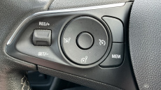 Vauxhall Crossland 1.2 Design 5dr Petrol Hatchback